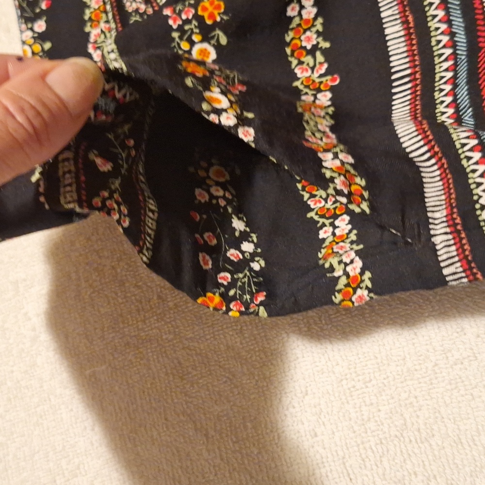 Loft Ruffle Shorts sz 8 - Picture 3 of 6